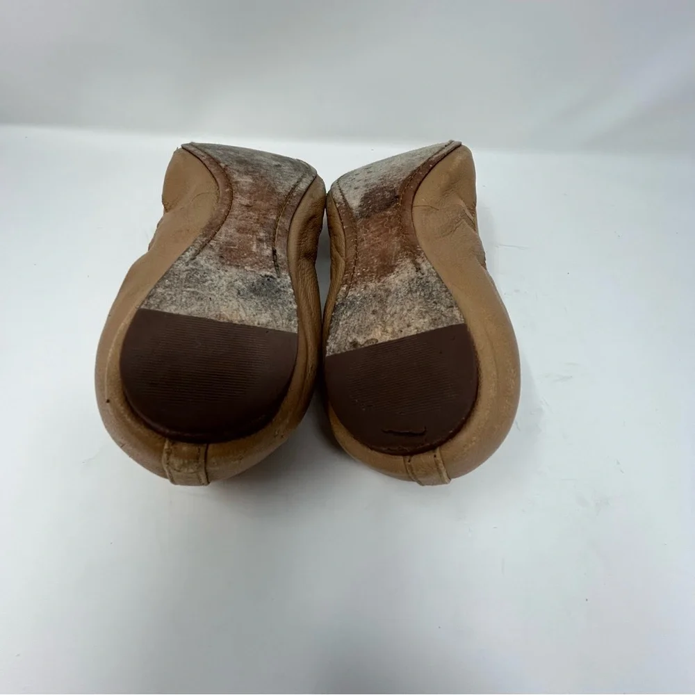 Tory Burch Caroline Leather Medallion Logo Ballet Flats Natural Tan 8M.